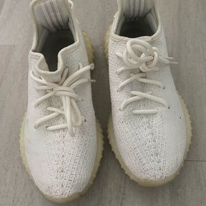 Adidas Yeezy Boost 350 V2
White Cream